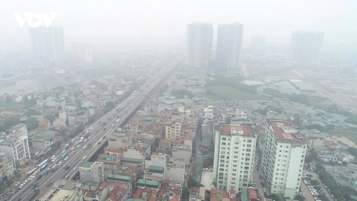 Air pollution worsens again, locals advised to limit outdoor activities